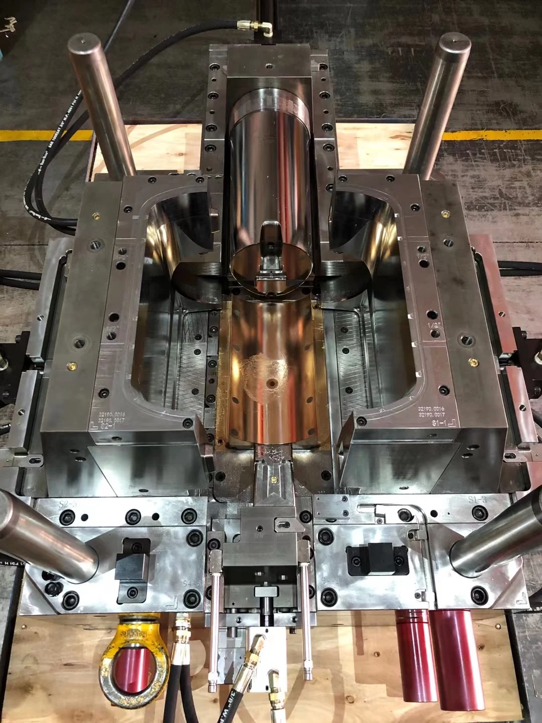 Household appliance injection mold